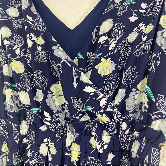 Apt 9 Womens Blue Floral Jumpsuit Size Small - Picture 5 of 7